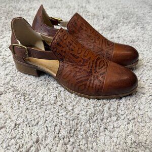 Jafa Brown Leather Tooled Cut Out Shoes Womens 38 Buckle Casual Comfort